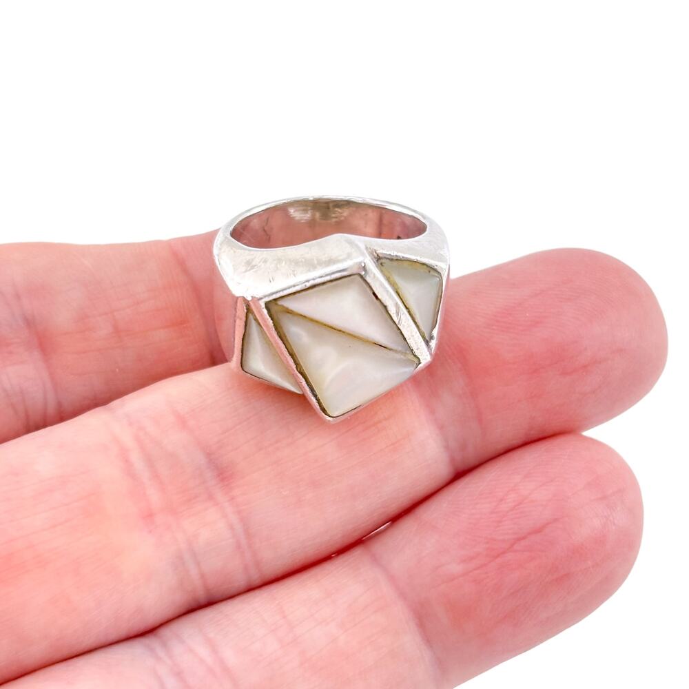 Vintage Sterling Silver 925 Mother of Pearl Ring Size 7.5